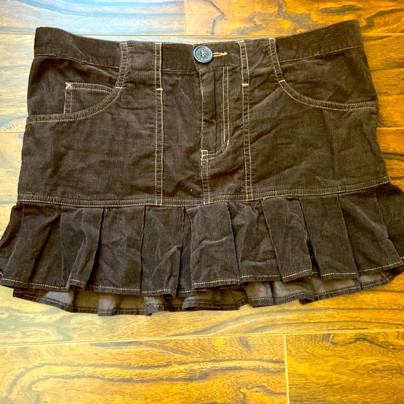 Garage Dresses & Skirts - Garage dark brown corduroy mini skirt with frill on the bottom. Size 7